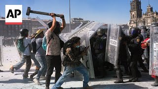 Download lagu Clashes break out in Mexico as 'Gen Z' protests gain momentum mp3