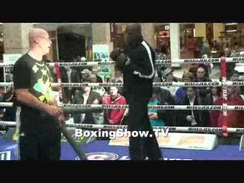 Glen Johnson training to fight Lucian Bute @ BoxingShow.TV