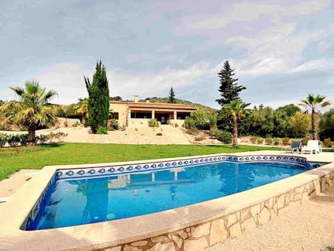Rustikales Anwesen mit Pool in Son Carrió. 10 Minuten vom Strand von Cala Millor entfernt.