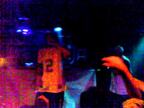 Ajs Nigrutin & Timbe - Uno Due Tre (alal vera) - live
