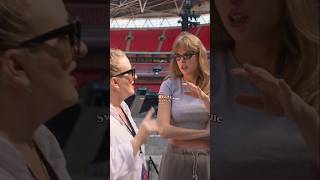 Footage of Taylor Swift and Mandy  Moore thinking about the next part of the Florida!!! performance
