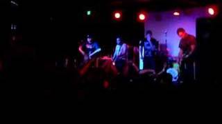 New  Found Glory Live "Atleast I'm known for something"