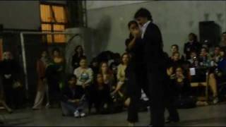 BRUNO TOMBARI Y MARIANGELES CAAMAÑO EN LA MILONGA DEL MORAN 2/4