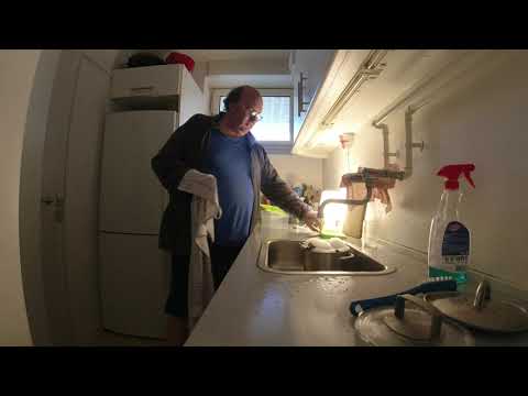 MongoTV_7793 - VASKER LIDT OP OG VIL CYKLE TIL LIDL OG KØBE LAKRIDS PASTILLER