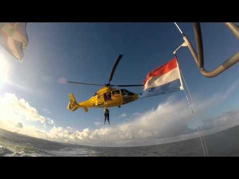 KNRM HvH oefenen met dinghy en NHV SAR helikopter