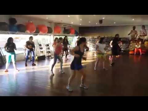 Dança do Patinho - Ritmos MoqueDance na Academia Adrenaline
