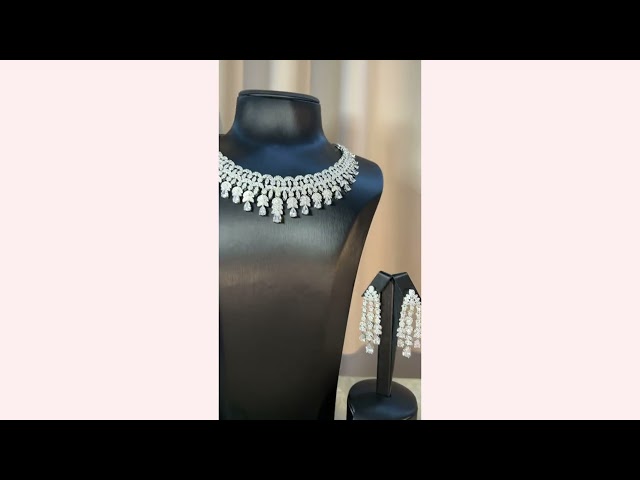 طقم زركون فضي مميز وجميل