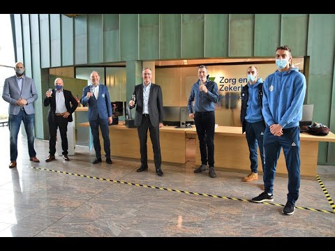 15 Jarige ZZ Leiden Basketball bedankt sponsors van het eerste uur.  www.leidseglibber.nl