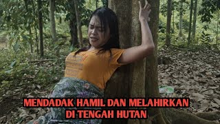 Download lagu SUDDENLY PREGNANT AND GIVING BIRTH IN THE MIDDLE OF THE FOREST - Horror short film 2025 mp3