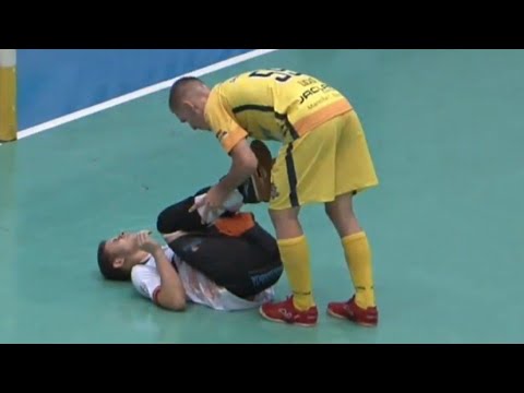 Futsal Nutshot. Brazilian League U20. Copagril vs. Apaf. 09/11/2018. Pelotazo en los huevos.