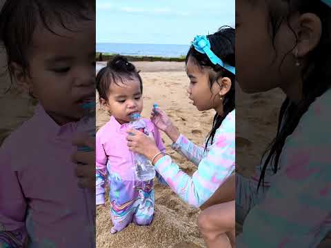 Kind Big Sister and Poor Little Sister - Em gái tội nghiệp, Được chị gái giúp đỡ #shorts