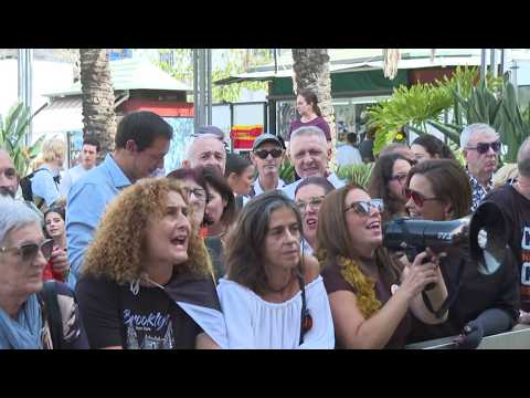 Los ceutíes reciben entre abucheos a Marlaska