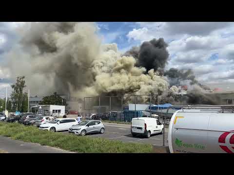 pożar hali magazynowej w Luboniu koło Poznania 27 lipca 2023
