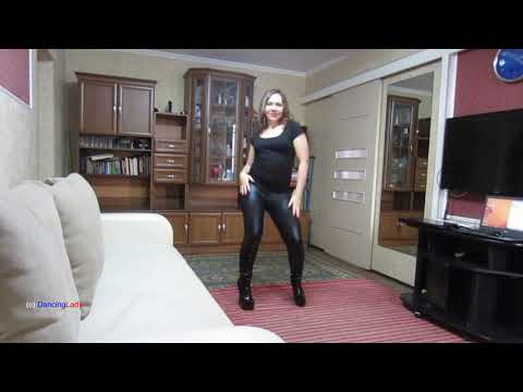DancingLady #044 – Masha tanzt! (Dancing in high Overknee-Boots)