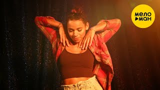 77 Bombay Street - Karaoke Girl