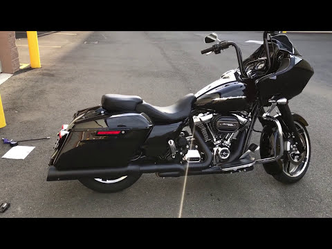 Screamin' Eagle High-Flow Exhaust System with Street Cannon Mufflers for the Milwaukee-Eight Engine