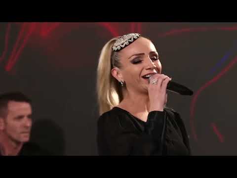 Linda Hakaj - Moshë e bukur kjo rinia - LIVE - Robi Plaket Kur Don Vet ( Gëzuar 2023)