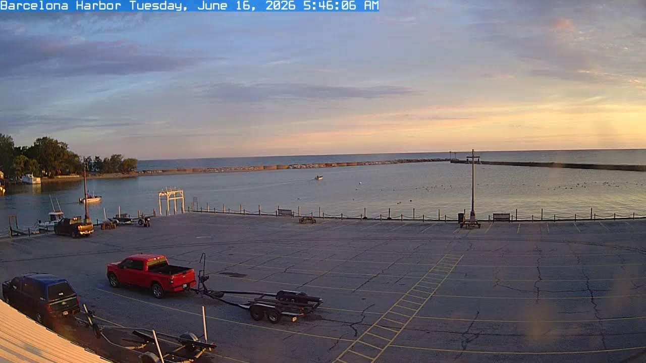 Live webcam view of Barcelona Harbor on Lake Erie