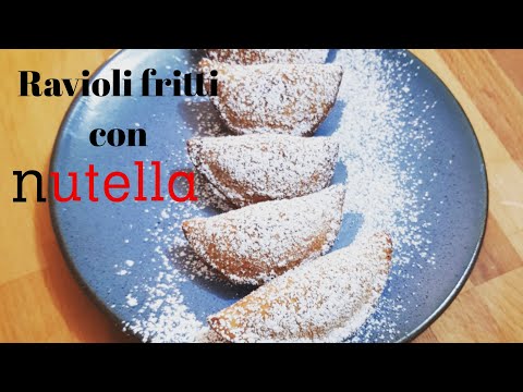 Ravioli dolci fritti con ripieno di nutella