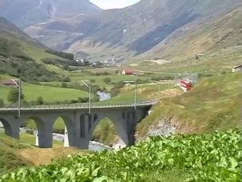 Alpenbahn Furka Oberalp Bahn im Userntal