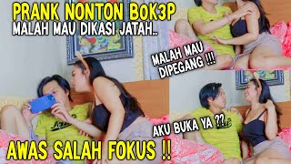 Download lagu PRANK NONTON B0K3P , UJUNGNYA DIA AJAK WiKWiK BENERAN !! mp3