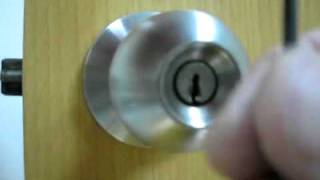 how to pick a door lock with a bobby pin.avi