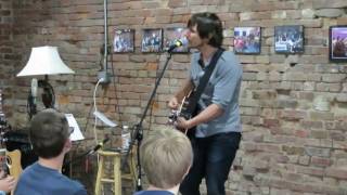 Charlie Worsham performs 'Cut Your Groove' at the Quest Center 052816
