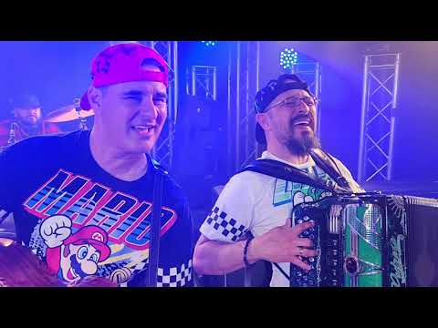 POTENTE "Besos Bonitos" Video Oficial