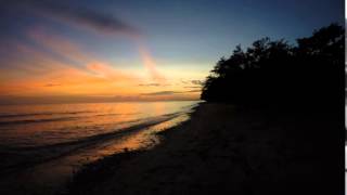 preview picture of video 'Another Sunrise Time Lapse On Gili Trawangan'