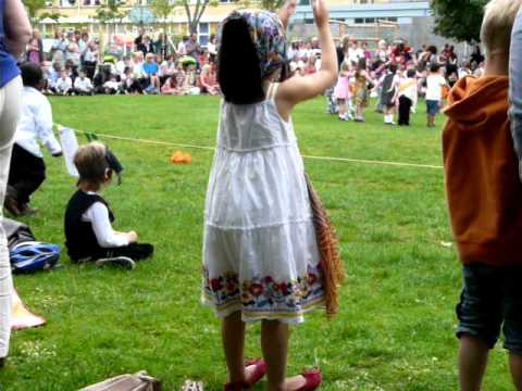 download lagu mp3 mp4 Strand On The Green Nursery, download lagu Strand On The Green Nursery gratis, unduh video klip Strand On The Green Nursery