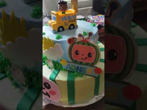 cocomelo, pastel de chocolate relleno de flan napolitano