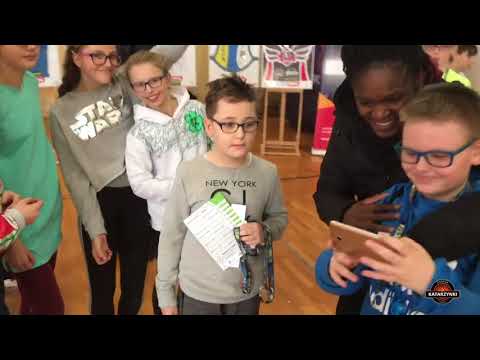 Koszykarki Energi Toruń w SP  nr 2