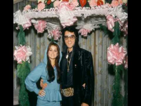 Elvis& Priscilla Presley- Christmas in Graceland