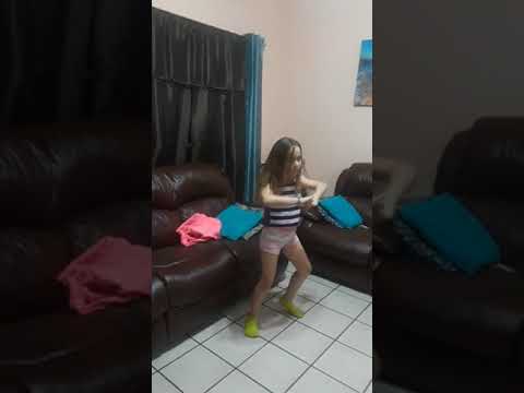 Daniela la niña de 6 años q mejor baila en todo el mundo 