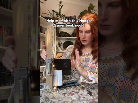 It’s done! Hunger Games tribute parade book nook! #thehungergames