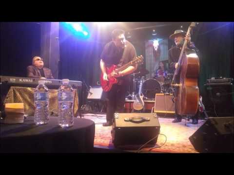 Monster Mike Welch solo  "Blues for David Maxwell" 2015 11 04
