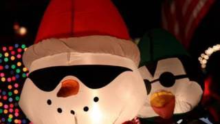 Up On The Roof Top Christmas Carol!!  HD