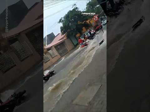 Forte temporal transforma ruas em rios e causa prejuízos em Guaraciaba do Norte