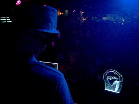 Adrian Eftimie vs. Optick @ Nights.ro Summer Set Party - Versus Edition @ Daimon 04.09.2009 (2)