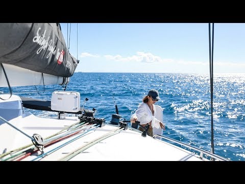 A Solo Mission in Paradise (Sailing La Vagabonde) Ep. 142