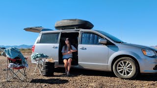 Beware of Off-Leash Dogs! 🚨 | Solo Female Van Life in Quartzsite & Minivan Camper Tips