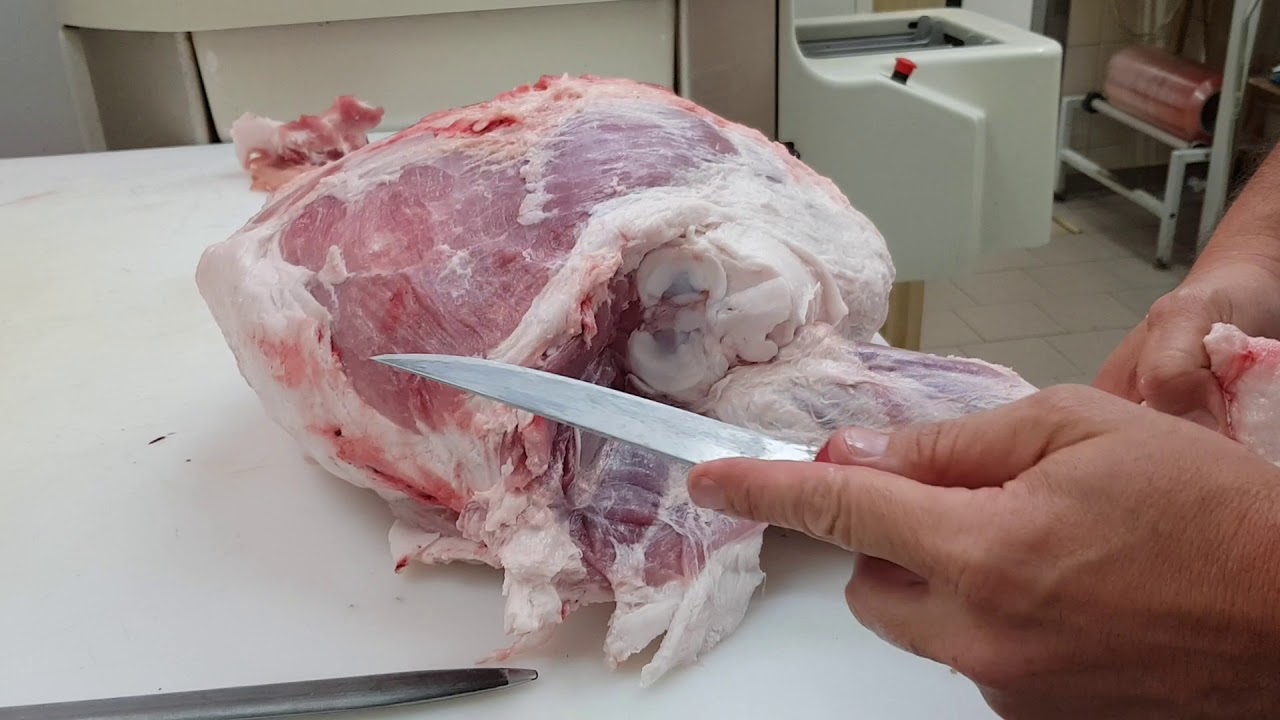 Watch Now Disossare prosciutto fresco e differenze fra quello stagionato Disossare prosciutto fresco e differenze fra quello stagionato