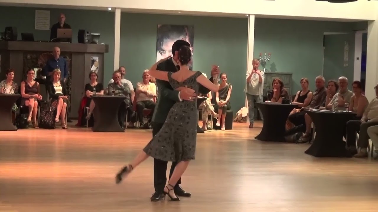 Video thumbnail for Belén Martinez & Niko Carambas: "Bar exposición" @ Life Izegem 2019