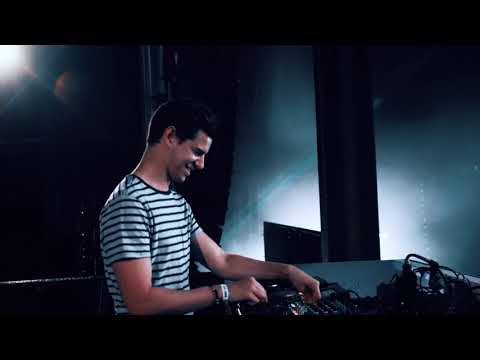 Hardwell & Suyano feat  Richie Loop   Light It Up  1080p