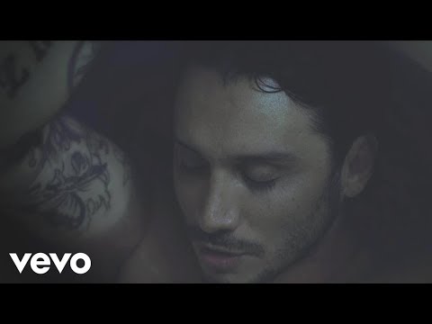Fabrizio Moro - Sono anni che ti aspetto (Official Video)