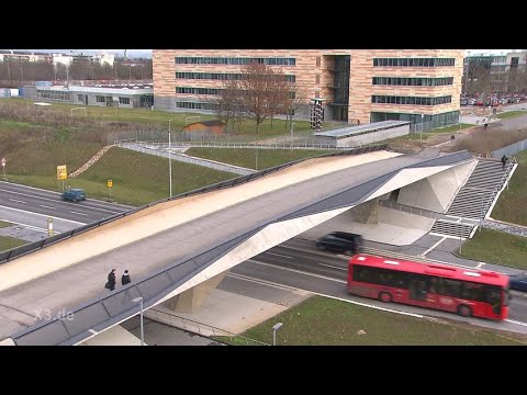 Realer Irrsinn: Bus-Brücke ohne Straßenanschluss | extra 3 | NDR