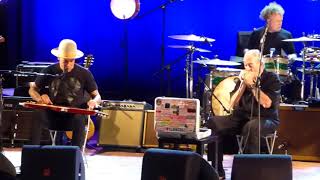 Love And Trust - Ben Harper & Charlie Musselwhite