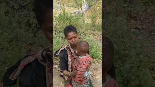 Download lagu loving the mother of the Hadzabe tribe to your children#hadzabetribe #africantribe #bushlife #africa mp3