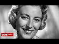 Britain’s wartime sweetheart Dame Vera Lynn dies aged 103 - BBC News