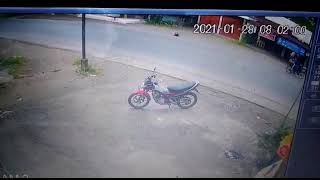 Download lagu DETIK DETIK.....BAN TRUK MELEDAK DISAMPING PENGENDARA MOTOR mp3 Download lagu DETIK DETIK.....BAN TRUK MELEDAK DISAMPING PENGENDARA MOTOR mp3